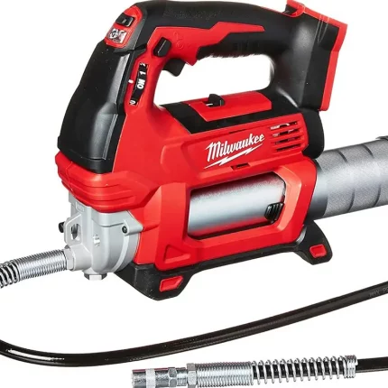 Pistola Engrapadora Inalámbrica MILWAUKEE M18 color rojo con manguera flexible de 48" y luz LED integrada para trabajos de lubricación.